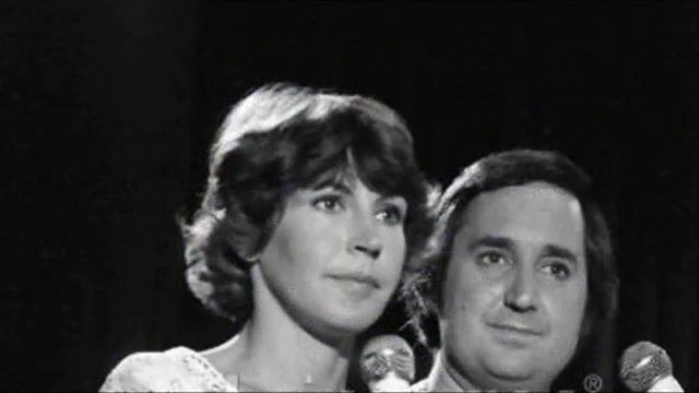 Helen Reddy - I Believe in Music (Album Version) - Written by Mac Davis - RARE VIDEO GALLERY смотреть онлайн