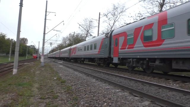 Электровоз ЭП20-042 с фирменным поездом Кубань №30 Москва - Новороссийск смотреть онлайн