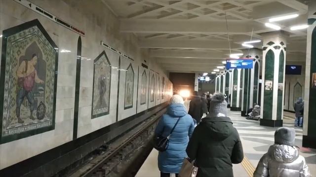 Татарская ночь! В Казанском метро!