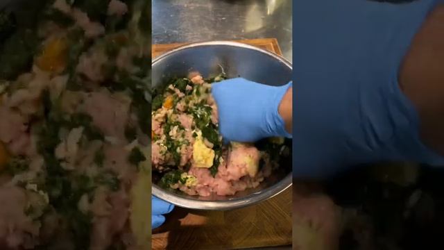 Котлеты из свинины со шпинатом. Простой и пикантный рецепт котлеток. смотреть онлайн