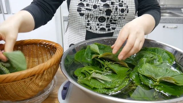 깻잎장아찌 ( Perilla Leaf Pickles )