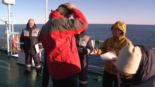 Посвящение полярникам смотреть онлайн