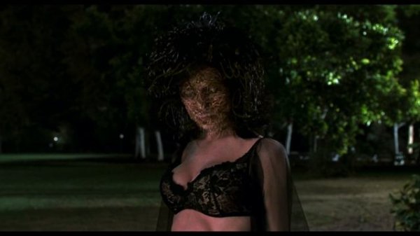 Men In Black II (4K) - Serleena's Arrival [Russian]