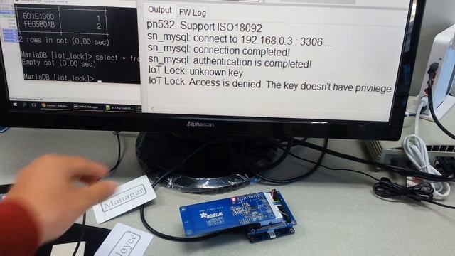 A simple “IoT Lock” System using RFID reader with PHPoC Blue смотреть онлайн