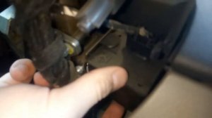 Стук в рулевой колонке рено меган 2