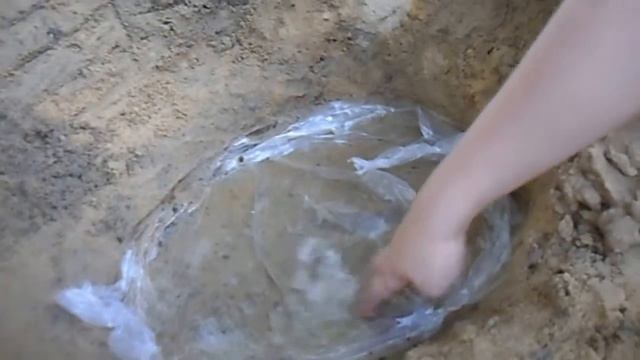 Как папы играют с детьми! Строим замок из песка! смотреть онлайн