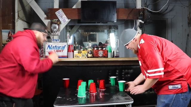 Tic Tac Toe | 3 Beers In a Row “Flip Cup Style" смотреть онлайн