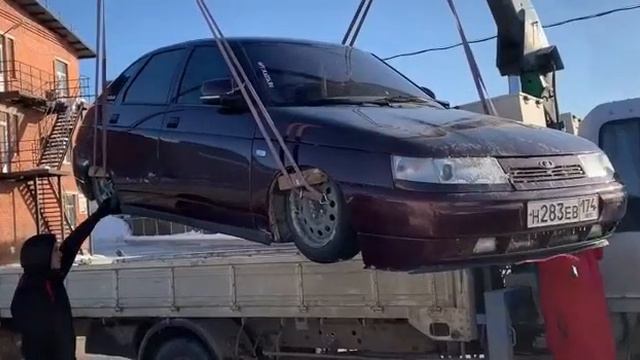 ВАЗ 21 12 НА ЭВАКУАТОРЕ смотреть онлайн