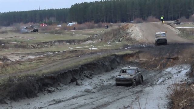 Гонки на внедорожниках. 29 октября 2016 г.Сухой Лог. смотреть онлайн
