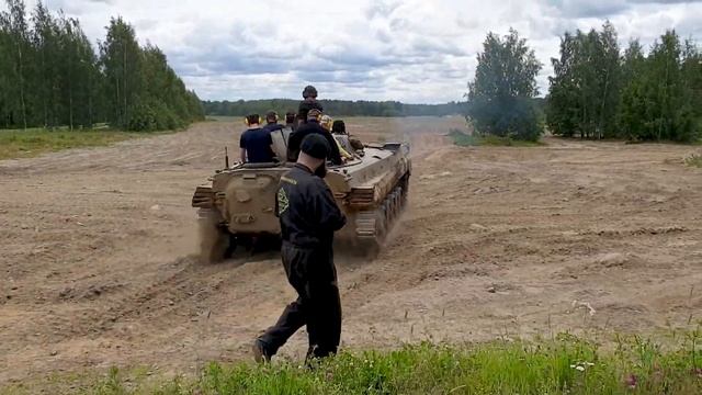 World of tanks! Wait, I mean Museum of tanks! Visiting Armour Museum / Panssarimuseo Parola, Finlan смотреть онлайн