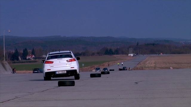 Mitsubishi Lancer Evolution X MR смотреть онлайн