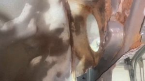 Nissan Bluebird. Замена порогов и арок.