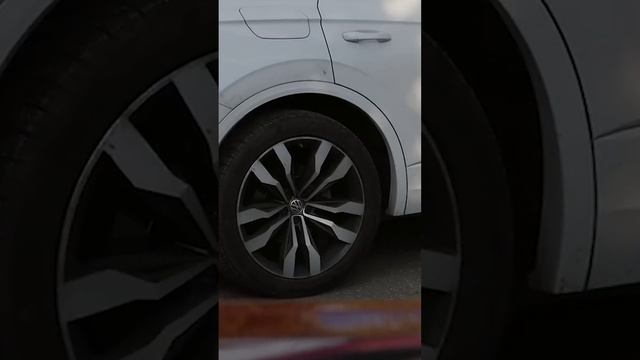 Какие диски установил Сарычев на VW Touareg? смотреть онлайн