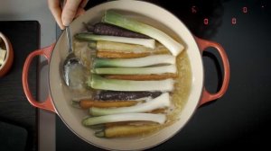 Как потушить овощи в чугунной кастрюле Le Creuset