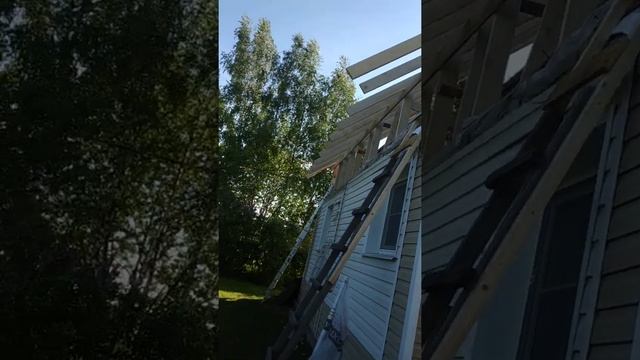 Ремонт крыши своими руками 8. Установил стропила левого свеса. смотреть онлайн
