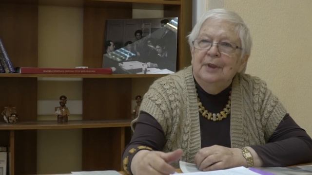 лекция 1: Зачем читать газеты? смотреть онлайн
