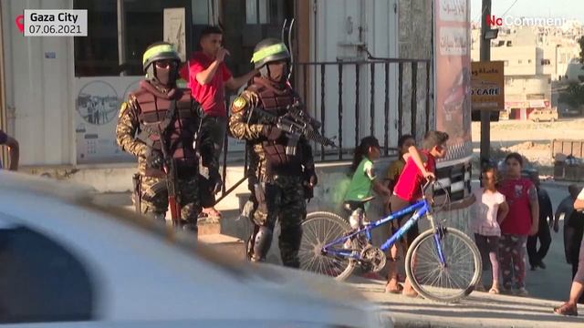 Парад в Газе в ответ на марш в Иерусалиме смотреть онлайн