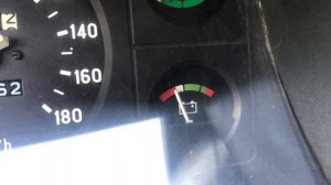 Дергается стрелка вольтметра ваз 2107