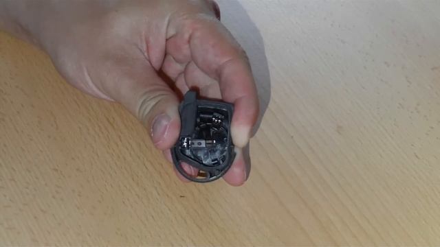 Anleitung: Ford Funkschlüssel (Oval) - Batterie wechseln / tauschen | Focus, Mondeo, Fiesta, Escort смотреть онлайн