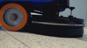 Установка и снятие щетки - фрагмент видео-инструкции к поломоечной машине МЕТЛАНА М50