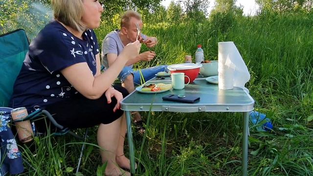 VLOG 16.06.2021 г Отдыхаем на природе/ Романтический ужин/ Муж подарил цветы/ Продукты из Метро смотреть онлайн