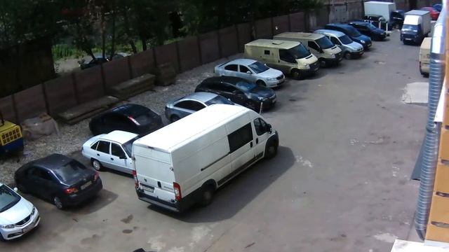 Купольная IP-камера CO-i30DY1PV(HD2). Улица день.