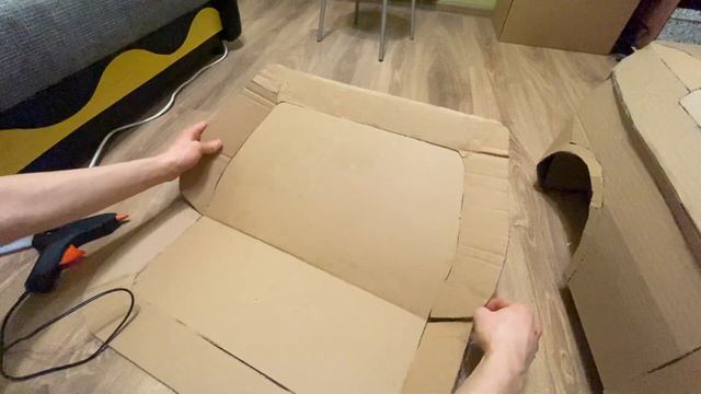 Самодельная машина из картона  Постройка салона.