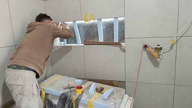 Подсветка в полке. Плитка в ванной комнате. Как установить подсветку в полке. Скрытая подсветка смотреть онлайн