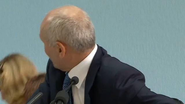 НА ПРЕЗИДЕНТА ХАМИТОВА УПАЛА "КОМСОМОЛКА" смотреть онлайн