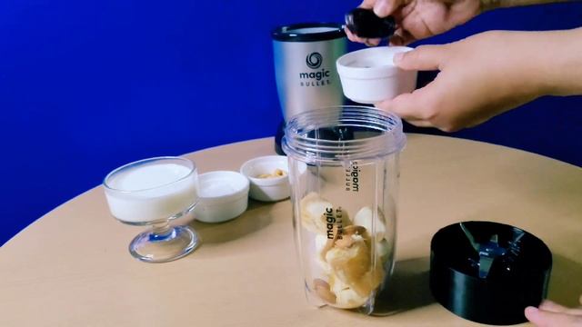 Making a Simple Smoothie with Magic Bullet Blender പഴം കൊണ്ടുള്ള ഒരു അടിപൊളി സ്മൂത്തി смотреть онлайн