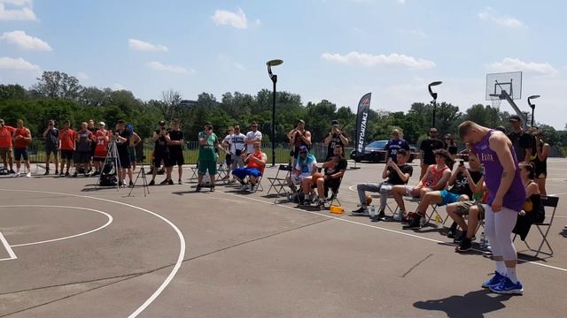 Впервые увидел ПРО ДАНКЕРА вживую! 🏀 | First time saw PRO DUNKER in person! смотреть онлайн