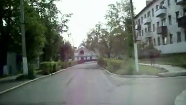 2011 май. По поселку. смотреть онлайн