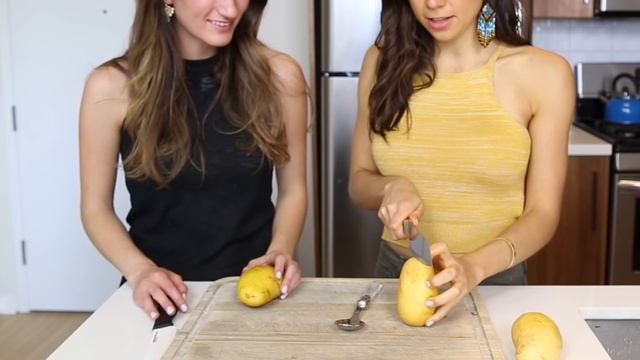 NO BAKE MANGO TART! Raw Vegan Recipe смотреть онлайн