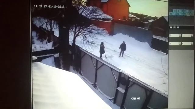 Нестеров Василий Степанович кидает снег, через забор другому соседу. смотреть онлайн