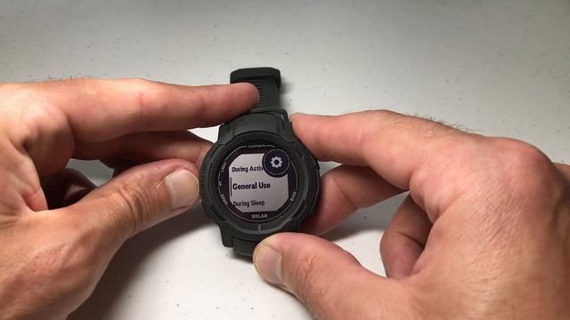 Garmin Instinct 2 | Set backlight to turn on when tilting wrist смотреть онлайн