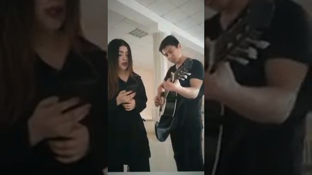 Ерасыл и Мадина, ренжимеши кавер на гитаре смотреть онлайн