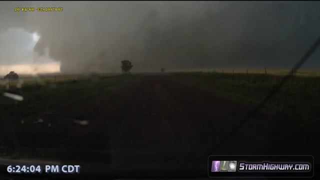 Escaping the largest EF5 tornado in history - El Reno, OK - full dashcam sequence смотреть онлайн