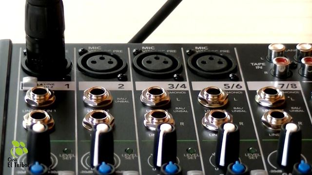 MACKIE ProFX8