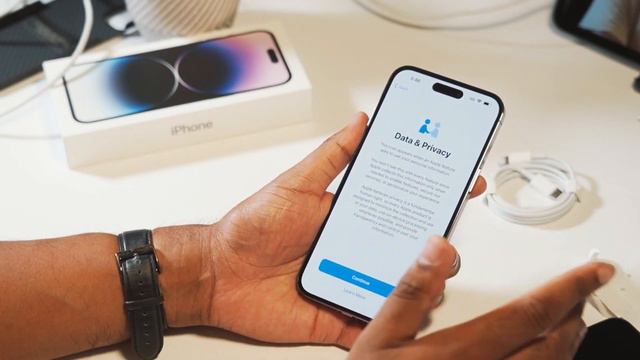 IPhone 14 Pro Max Deep Purple Unboxing + Impressions (eSIM FAIL!)