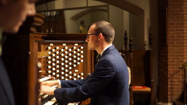 Charles Higgs, organ and Cain-Oscar Bergeron, flute - Suite Antique "Aria" by John Rutter смотреть онлайн