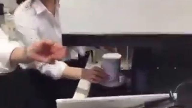 Прикольно так украшают кофе - зерно. смотреть онлайн