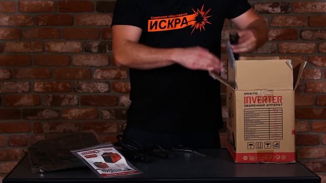 Іскра Industrial Line MMA-335GD. Розпакування. смотреть онлайн