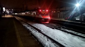 Два встречных состава ЭП2Д на станции Каланчёвская МЦД-2.
