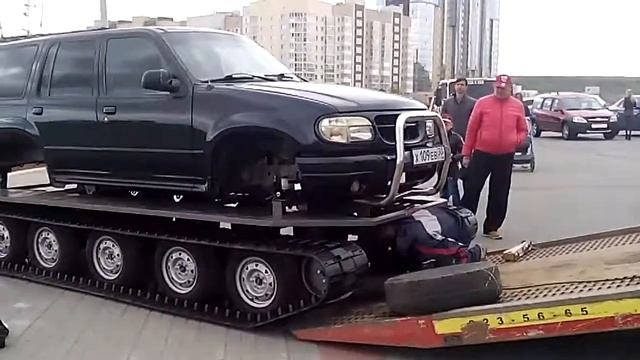Джип на гусеница Егоза
