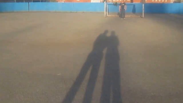 Как бить кручёный в футболе!(тренировка) смотреть онлайн