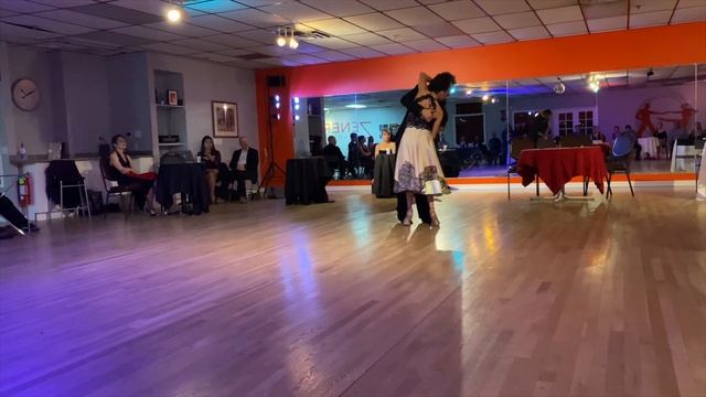 Milonga "Triunfal" by Grisha Nisnevich (Guitar) Cynthia and Grisha, Milonga смотреть онлайн