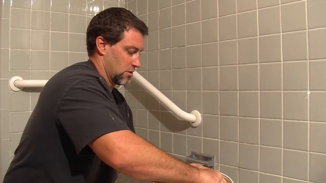 Bathroom Tiling : How to Clean Tile With Vinegar & Water смотреть онлайн