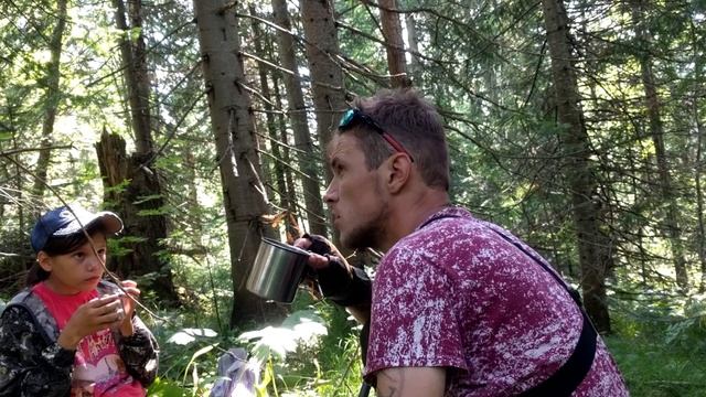 ПОХОД В ТАЙГУ / ДОЧКА НАШЛА ЧТО ПАПА В ШОКЕ / РАГУ С ЛИСИЧКАМИ / поход в тайгу. смотреть онлайн