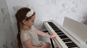 Паровоз. Едет,едет,паровоз - две трубы и сто колес..