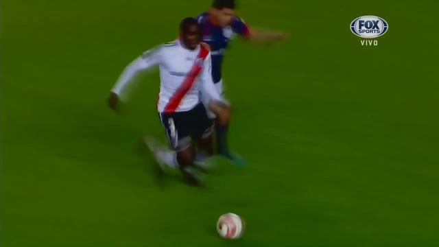 LOS MEJORES LUJOS/SKILLS DE ALVAREZ BALANTA EN RIVER PLATE смотреть онлайн